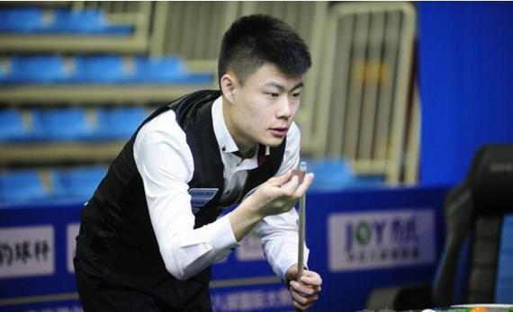 外线站位稳 外线站位稳